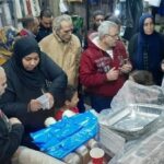توزيع مساعدات  لسكان عقار الجمرك المنهار فى الإسكندرية
