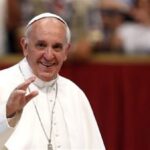 البابا فرنسيس يتبرع​ بـ100 ألف يورو للمهاجرين العالقين بين ​بولندا​ و​بيلاروسيا​